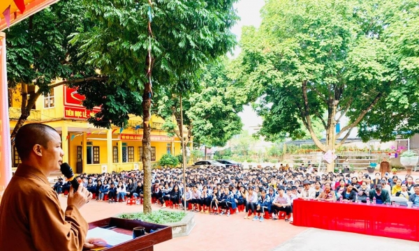 Gần 1000 học sinh Bắc Giang được truyền cảm hứng về chủ đề “Sống biết ơn”