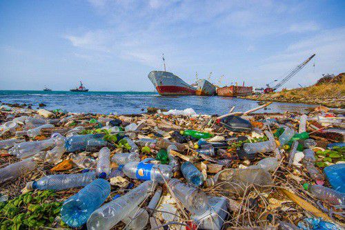 Báo động đỏ về ô nhiễm rác thải nhựa tại Biển Đông