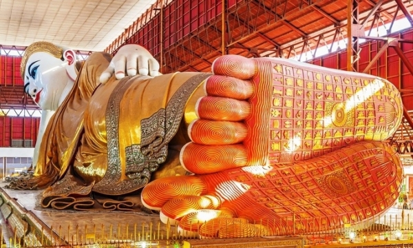 Tượng Phật nằm khổng lồ tại chùa Chaukhtatgyi Myanmar