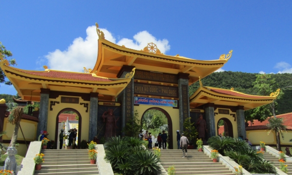 Thiền Viện Trúc Lâm Hộ Quốc: Cảnh đẹp giữa khơi xa