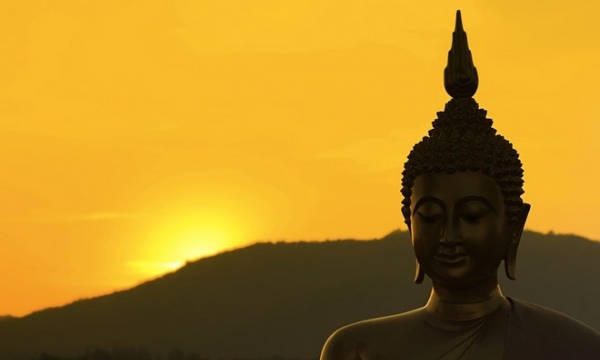 Lời Phật dạy: Ta không tranh luận với đời, chỉ có đời tranh luận với ta