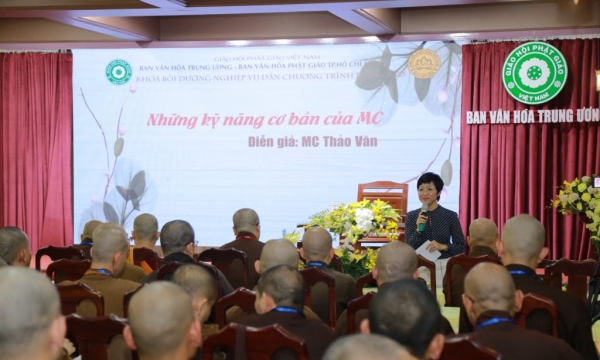 MC Thảo Vân chia sẻ tại khóa bồi dưỡng nghiệp vụ dẫn chương trình Phật giáo