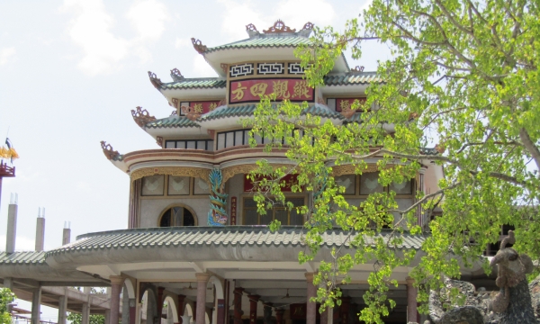 Nguy nga chùa La Hán