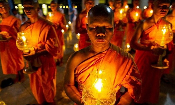 Phật giáo có tin công dụng của lễ cầu siêu cho vong linh hay không?