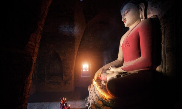 Tôn kính bậc đáng kính - Đức Phật là phúc lành vô lượng