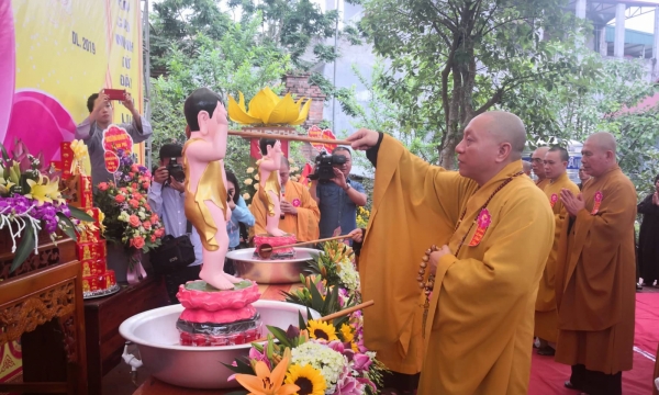 Cách tắm Phật đúng trong lễ Phật Đản