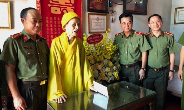 Công an Thành phố Hà Nội Hà Nội thăm, chúc mừng Đại lão Hòa thượng Thích Phổ Tuệ nhân dịp Lễ Phật đản 2020