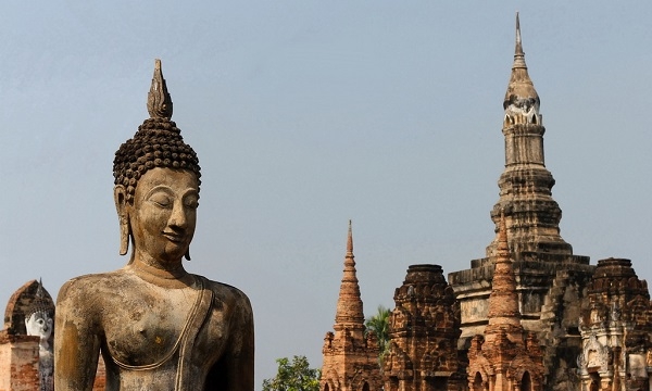Chùa Phra Mahathat – ngôi chùa lớn nhất miền Nam Thái Lan