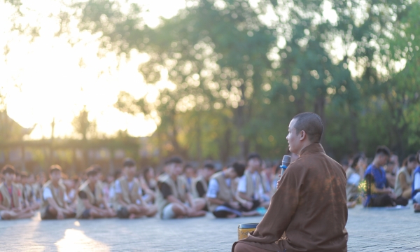 Hơn 1200 khóa sinh ngồi thiền cùng TT.Thích Minh Quang và những thông điệp ý nghĩa dành cho tuổi trẻ