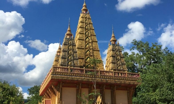 Chùa Phoukhaukhoai – ngôi chùa độc đáo giữa rừng Lào