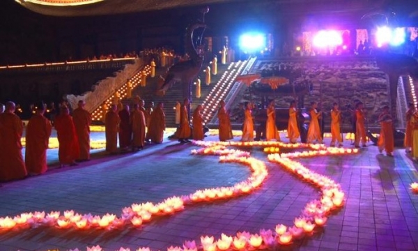 Đại lễ cầu nguyện quốc thái dân an, cầu siêu và thắp nến tri ân các Anh hùng liệt sĩ tại chùa Tam Chúc