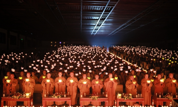 Hơn 1500 hoa đăng cầu quốc thái dân an và tri ân anh hùng liệt sĩ tại chùa Bái Đính