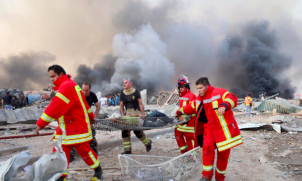 Cầu nguyện cho những nạn nhân trong vụ nổ rung chuyển thủ đô Li-băng