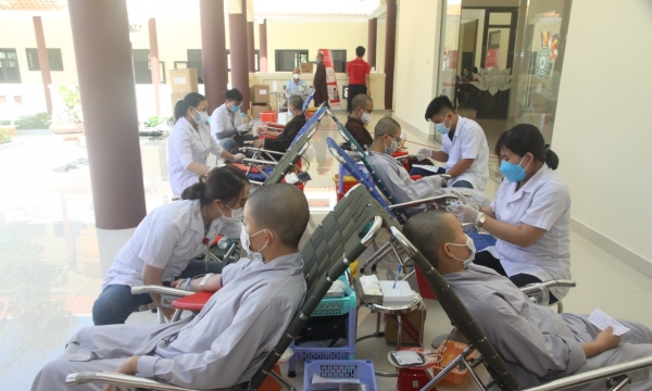 Phật giáo Khánh Hòa hiến máu nhân đạo trong mùa dịch