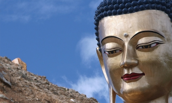 Biết ơn hoàn cảnh là sống trong sự gia trì của chư Phật