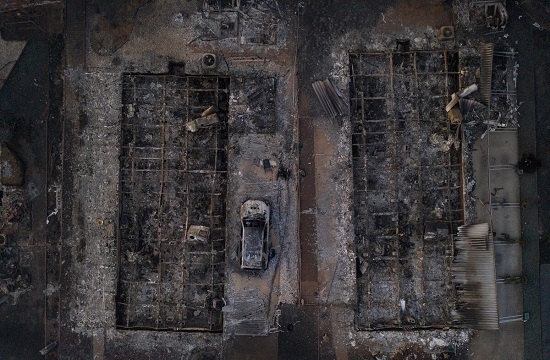 Hàng nghìn ngôi nhà ở Mỹ hóa tro tàn vì cháy rừng