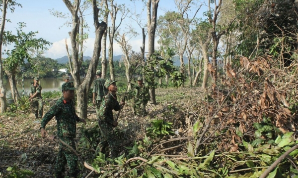 Lực lượng vũ trang tỉnh Thừa Thiên Huế tham gia ngày chủ nhật xanh