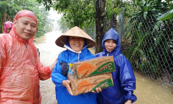 Chùa Pháp Hoa - Quảng Nam cứu trợ đồng bào lũ lụt miền Trung