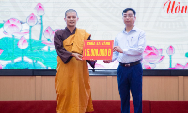 Chùa Ba Vàng tham gia ủng hộ quỹ “Vì người nghèo” thành phố Uông Bí năm 2020
