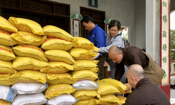 Phật giáo Thủ Đức quyên góp gần 5 tỷ đồng cứu trợ đồng bào miền Trung