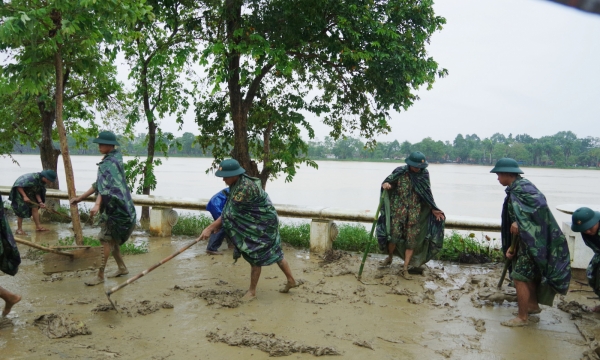 LLVT tỉnh Thừa Thiên Huế tham gia khắc phục bão lụt