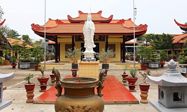 Chuyện về gia đình Sài Gòn cúng toàn bộ điền sản để xây chùa