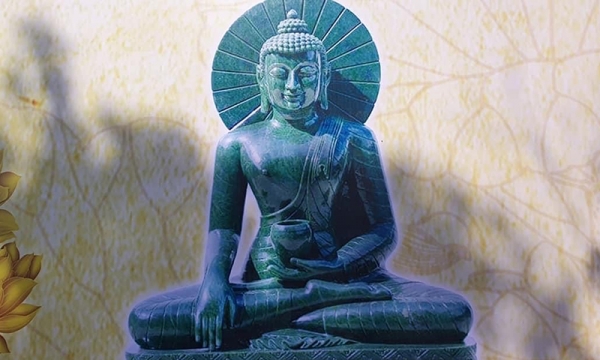 Cung rước tượng Phật bằng ngọc nguyên khối nặng 3,8 tấn về chùa Quỳnh Lâm