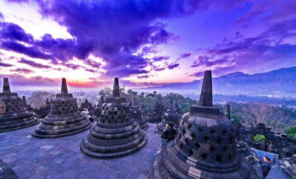 Borobudur: Kỳ quan Phật giáo lớn nhất thế giới tại đất nước Hồi giáo Indonesia