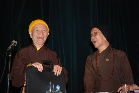 39 năm Giáo hội Phật giáo Việt Nam: Những tấm gương gắn kết Đạo và Đời