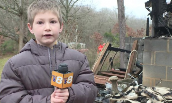 Lòng can đảm của một chú bé: Cháy nhà, lao vào cứu em gái 2 tuổi