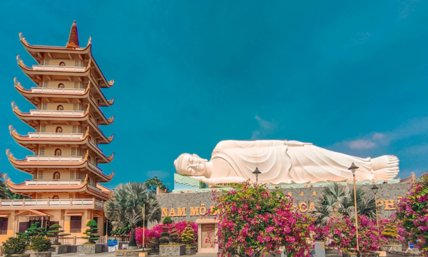 Khung cảnh thanh tịnh tại ngôi chùa cổ 170 năm tuổi ở Tiền Giang