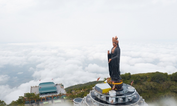 Kỳ vĩ Tây Bổ Đà Sơn - Tượng Phật Bà bằng đồng cao nhất Châu Á tại núi Bà Đen, Tây Ninh