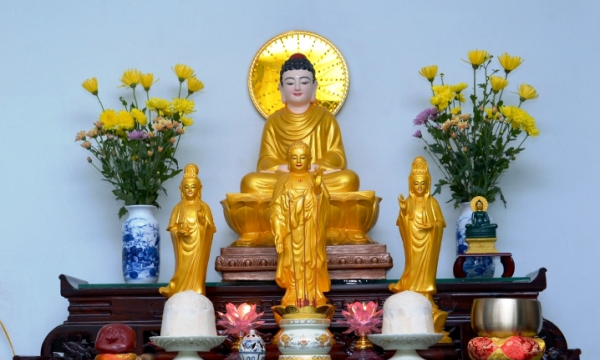 Thờ cúng tượng Phật và Bồ tát
