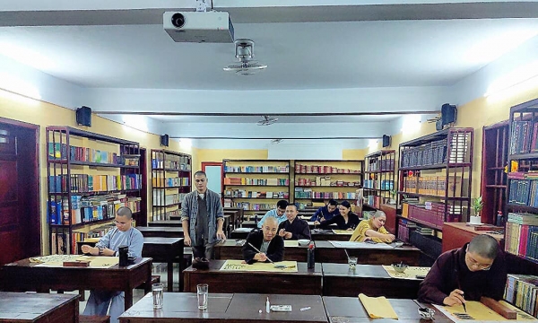 Lớp học thư pháp “0 đồng” tại Chùa Long Hưng