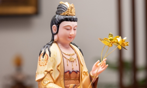 Tại sao tu pháp môn niệm Phật không thờ riêng Đại Thế Chí mà thờ đức Quán Thế Âm?