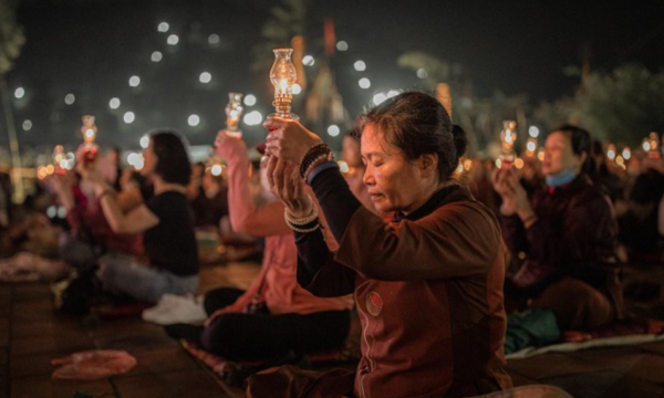 Thắp 1000 ngọn đèn mừng ngày Bồ tát Quán Thế Âm đản sinh tại chùa Địa Tạng Phi Lai