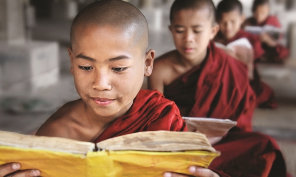 Đọc và học Kinh Phật