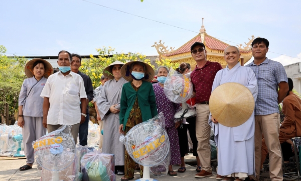Chùa Thiên Quang hoằng pháp kết hợp từ thiện tại Bình Thuận