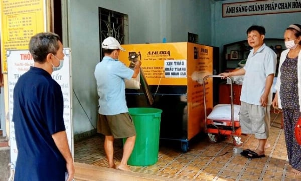 Chùa Giác Quang đặt cây “ATM gạo” giúp đỡ người nghèo trong mùa dịch Covid-19