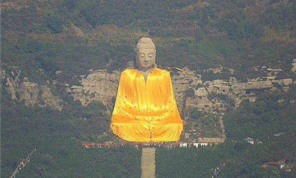 Bức tượng Phật lớn thứ 2 thế giới đột nhiên xuất hiện sau 700 năm