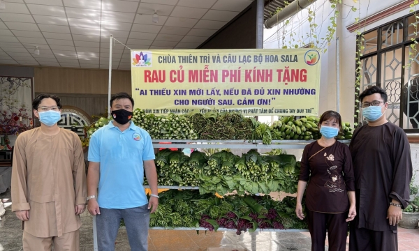 Chùa Thiên Trì duy trì hỗ trợ hơn 600 suất cơm từ thiện và 150 Kg rau xanh tại huyện Bình Chánh