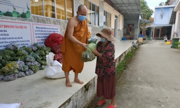 Ban Trị sự Phật giáo huyện Vĩnh Thạnh tiếp sức người dân trong mùa dịch