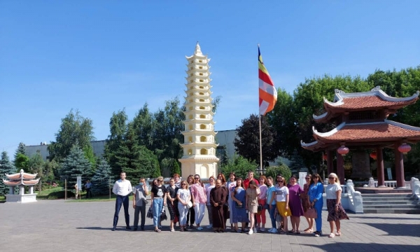 Đoàn đại biểu chính quyền nhiều thành phố Ucraina thăm chùa Trúc Lâm Kharkov