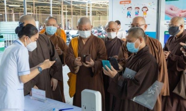 300 Tăng Ni, Phật tử đăng ký tham gia tuyến đầu chống Covid-19