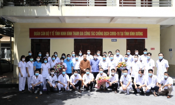 Ninh Bình chi viện 30 cán bộ y tế tham gia chống dịch tại Bình Dương
