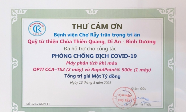 Chùa Thiên Quang hỗ trợ trang thiết bị y tế đến các Bệnh viện TP.HCM