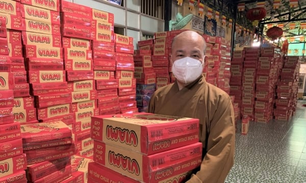 Chùa Pháp Tạng hỗ trợ 21,5 tấn gạo, nhu yếu phẩm và thuốc cho 3 tỉnh miền Tây