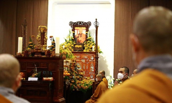 Tăng Ni, Phật tử thăm viếng thiền sư Thích Nhất Hạnh
