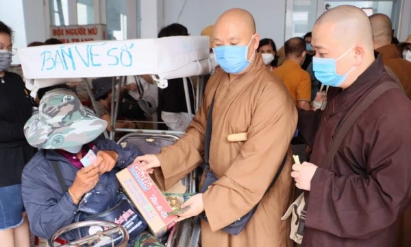 Ban Trị sự Phật giáo quận 4 (TP.HCM) thăm Hội người mù TP.Nha Trang và Đà Lạt