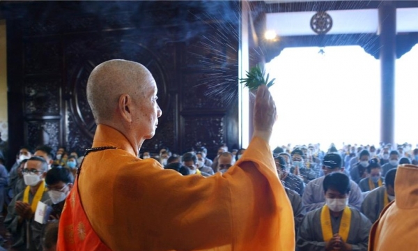 Trang nghiêm khai đàn Pháp hội Dược Sư tại chùa Huê Nghiêm